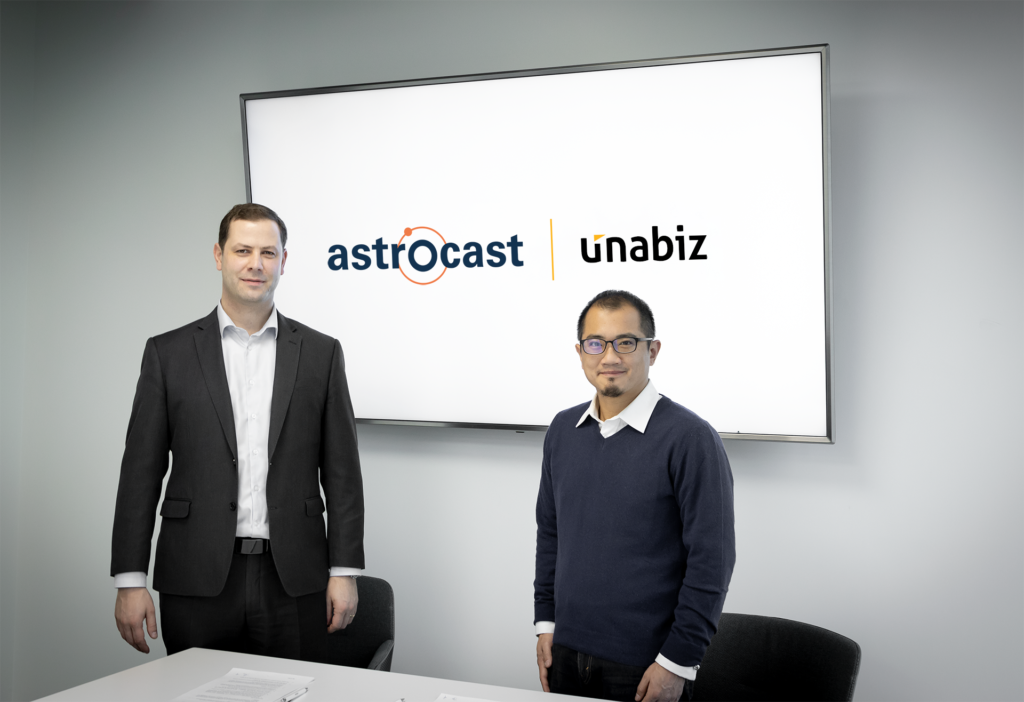 unabiz_astrocast_signature-hi-res